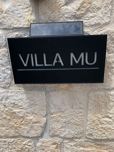 Villa Mu Sign